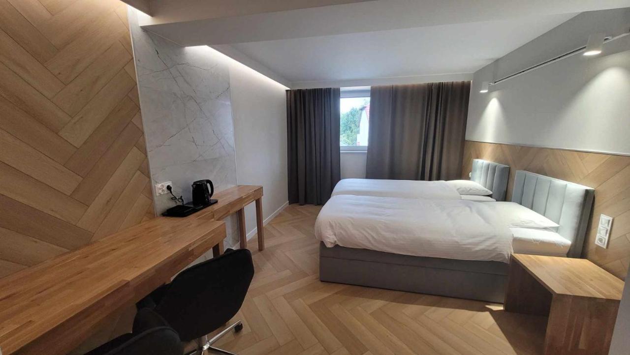 Hotel & Restauracja Wroblewscy Karniewo Ngoại thất bức ảnh