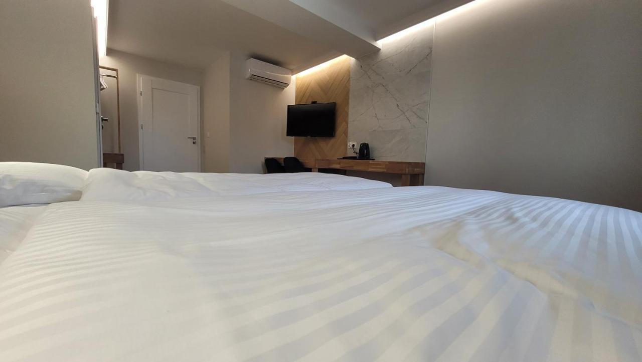 Hotel & Restauracja Wroblewscy Karniewo Ngoại thất bức ảnh